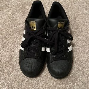 Adidas black SUPERSTAR size 7